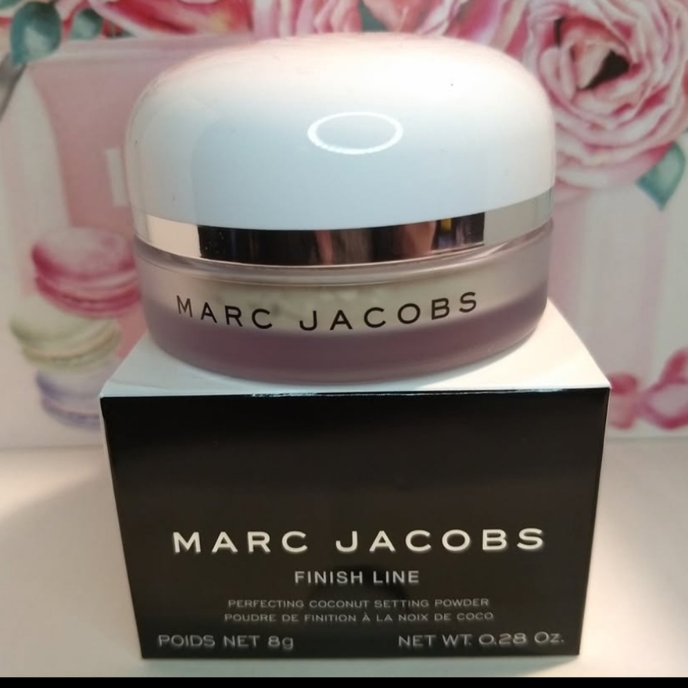 ✨HOST PICK!✨ Marc Jacobs Finish Line Perfecting Coconut Setting Powder